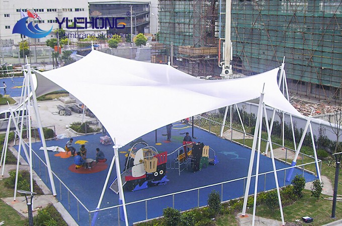 Structure membrane pour parc de loisirs