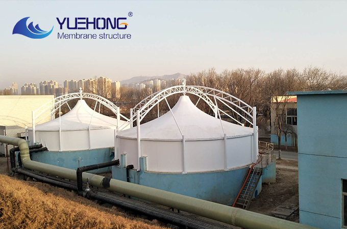 Structure membrane pour bassin d'eaux usées