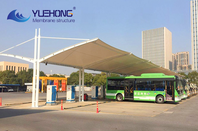 Cobertura para estacionamento em membrana estrutural